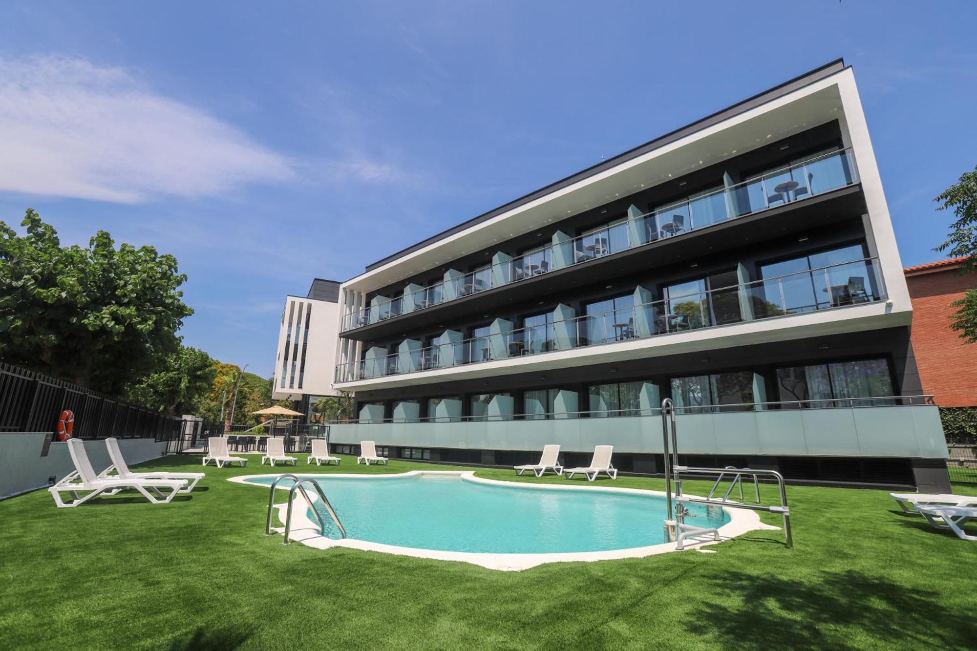 Hotel C31 Castelldefels Exterior photo